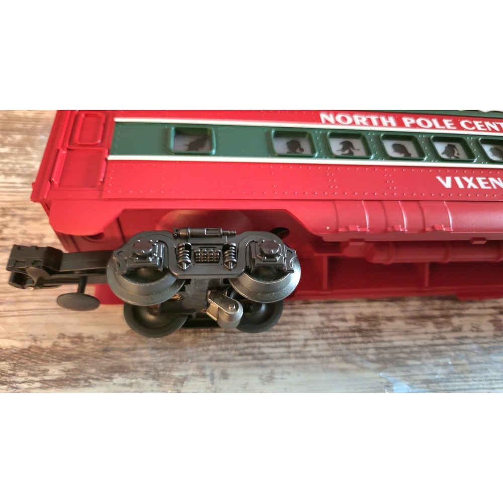 Lionel 6-25196 North Pole Central Vista Dome Vixen Passenger Car O Gauge - NIB - Picture 16 of 16